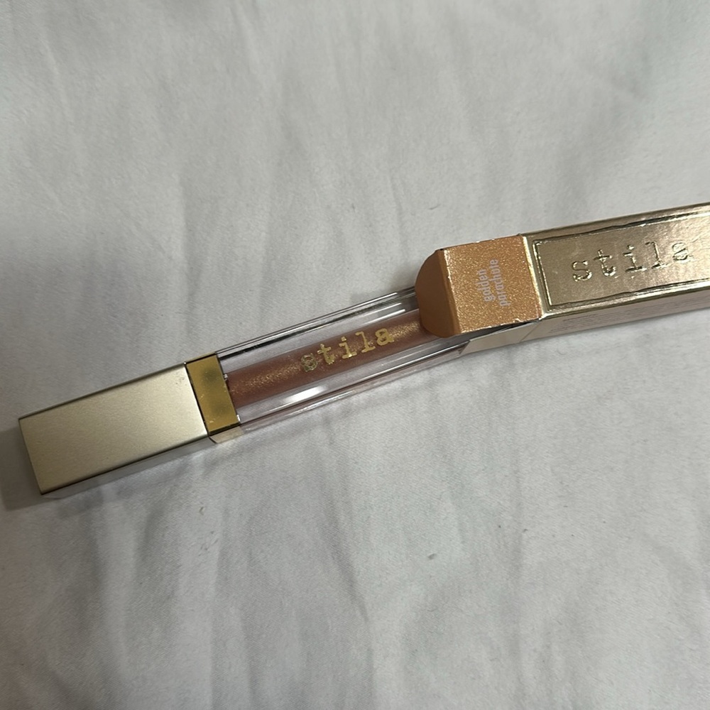 Stila Beauty Boss Lip Gloss in Golden Parachute